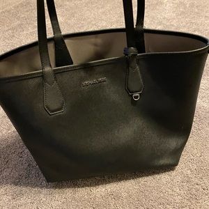 Michael Kors tote